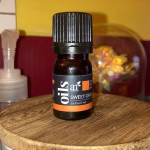 4/$7 Sweet orange essential oil
